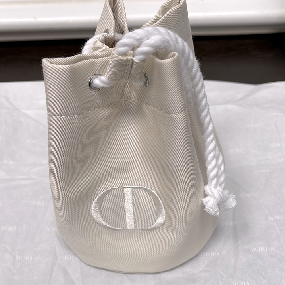 CHRISTIAN DIOR COSMETIC BAG.